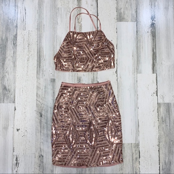 Agaci | NWT Sequin Crop Top w/ Skirt - Picture 2 of 9